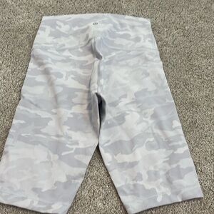 Lululemon shorts size 6